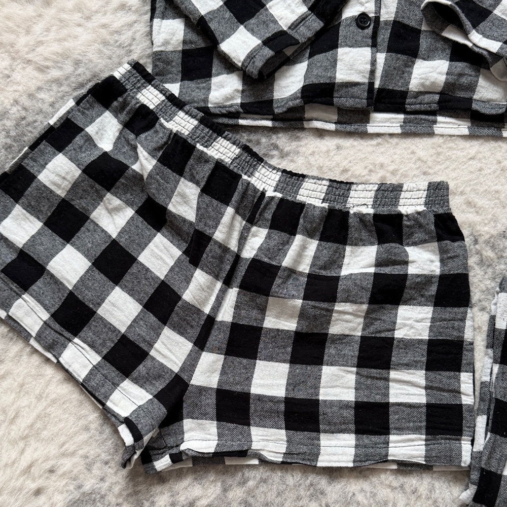 🔥4/$20 Flannel Pajama Set - Picture 2 of 14